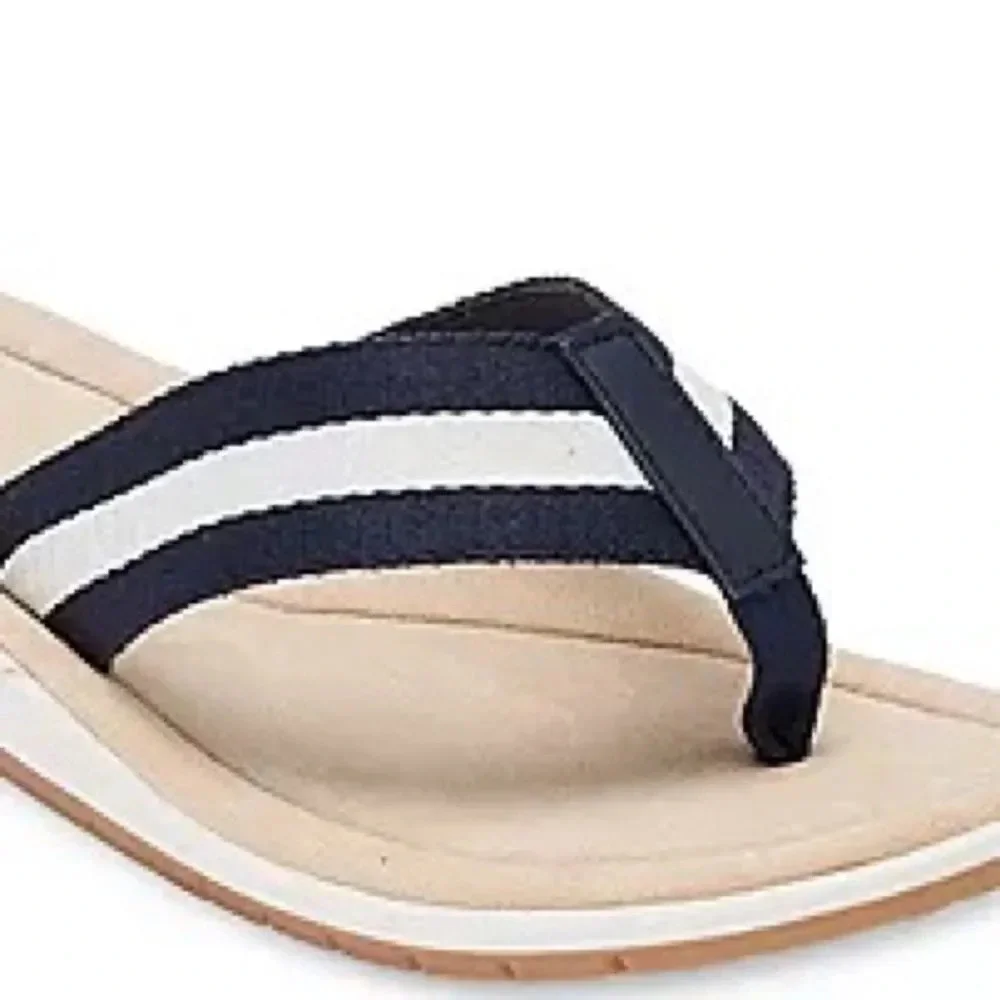 St. John's Bay Mens Flip-Flops Large 11/12 Blue and Tan